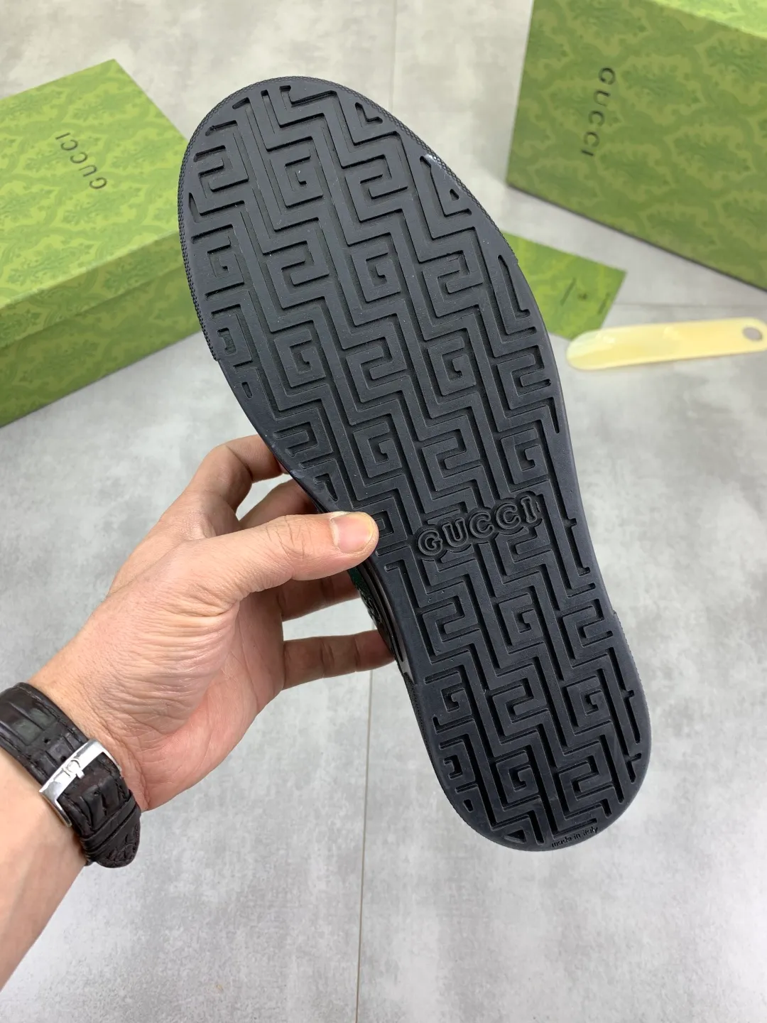 Men's men's shoes 💰P380💰【New model】🆘 The latest model from Gucci official website🎁Classic casual and fashionable men's shoes👟Best model💥The style is simple and elegant, exclusive for trendy men. Unique official website latest brand elements👑Gucci original decoration, fashionable and generous, the fabric is made of original soft calfskin➕Comfortable soft pigskin lining ✅The official website specifies wear-resistant rubber outsole_full of elasticity, classic model taken in real life🎬Color: 2️⃣colors available😍Number: 38-44